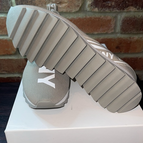 DKNY Logo Slip On Sneakers - NWOB - Picture 5 of 5